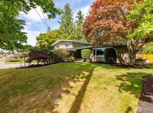300 Claremont Pl, Mount Vernon, WA 98274