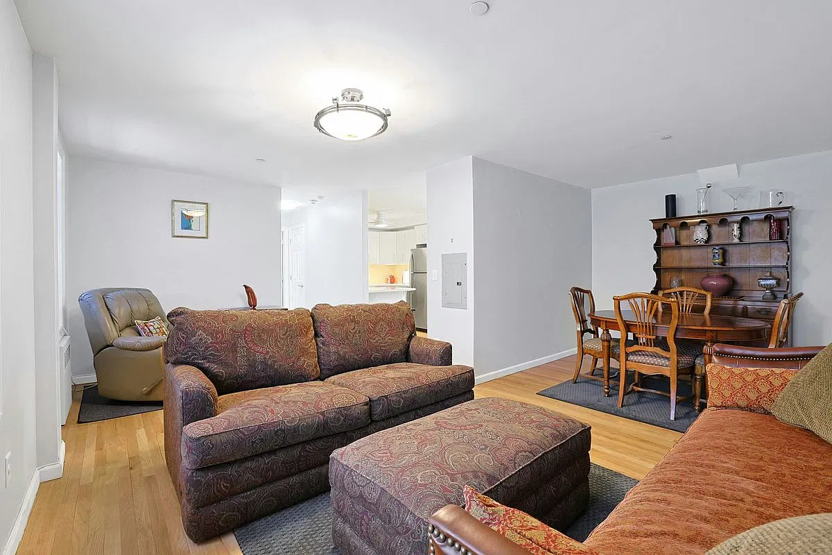1 bed, 1.0 bath, 750 sqft, $2,100 — Photo 2