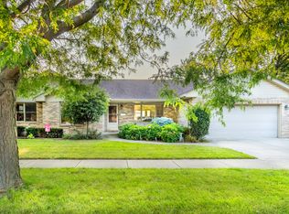 3700 W Nuala Ln, Alsip, IL 60803