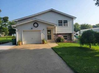 306 24th St, Spirit lake, IA 51360