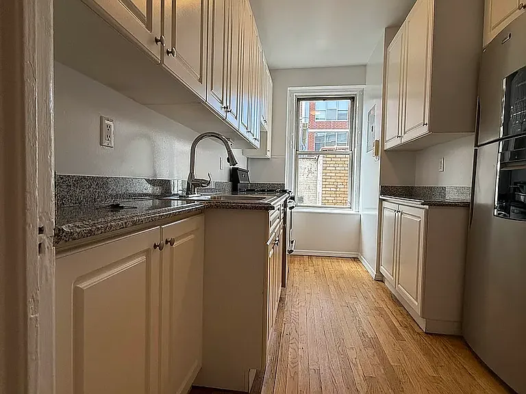 508 W 112th St #7A — Photo 16