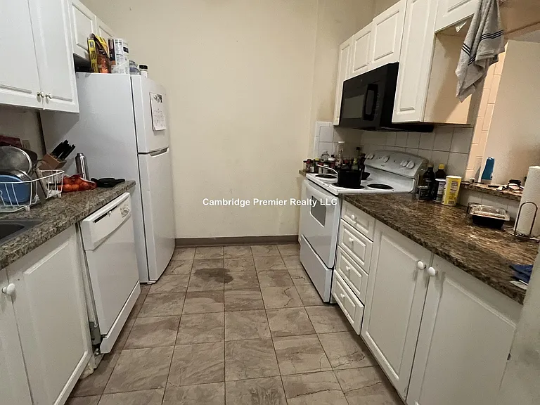 375 Highland Ave #2 — Photo 24