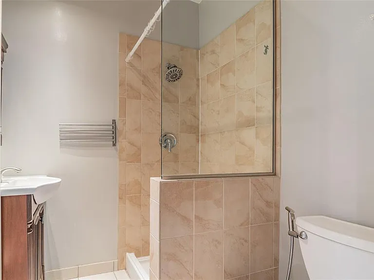 317 W Jean St — Photo 36