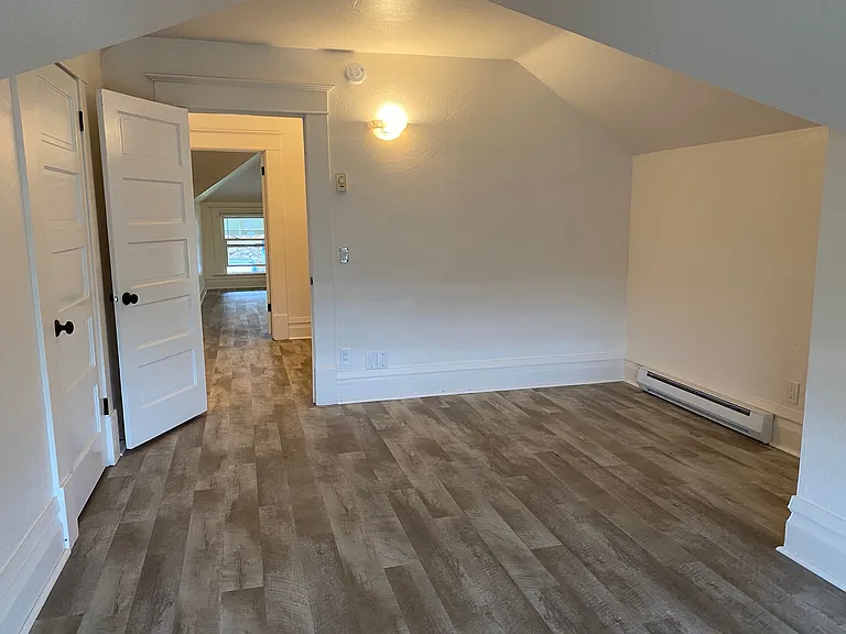 Top Floor Bedroom 2