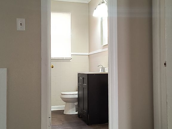 5th image of 3109 Daffodil Dr