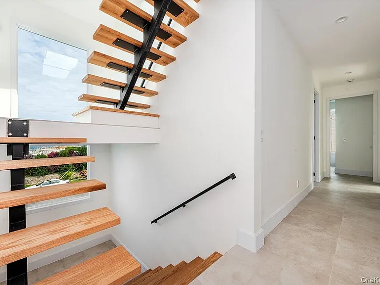 177 Albany Blvd — Photo 14