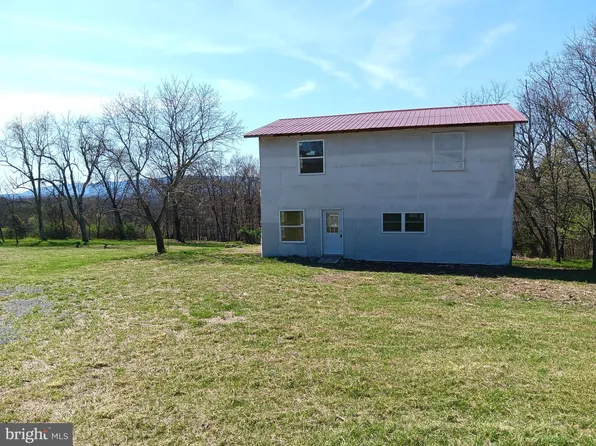 9432 Winchester Grade Rd, Berkeley Springs, WV 25411