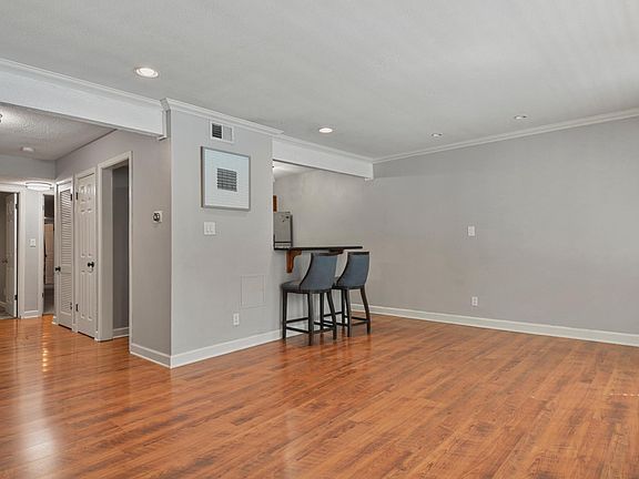2nd image of 4727 Jarboe St APT 182