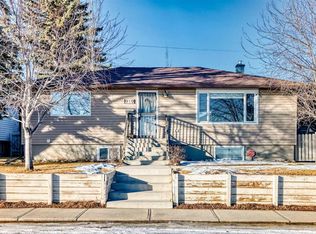 919 E Robert Rd NE, Calgary, AB T2E 5N1