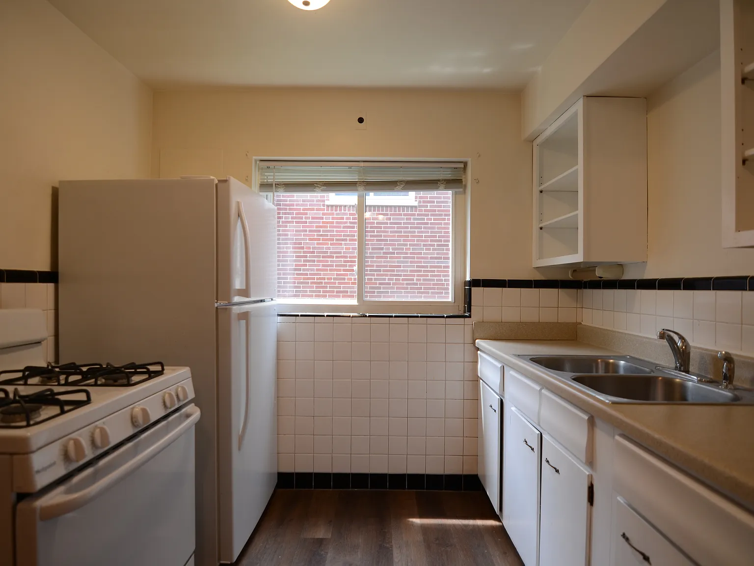 1 bed, 700 sqft, $975 — Photo 4