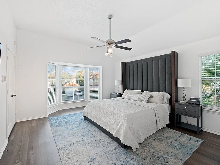 141 Morningside Dr — Photo 2