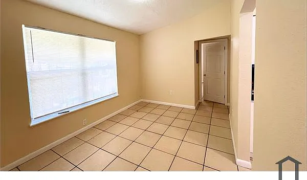 2 bed, 1299 sqft, $2,395 — Photo 2