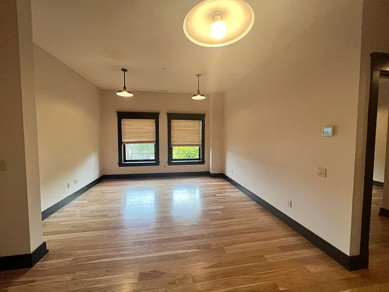 116 W 3rd Ave — Photo 4