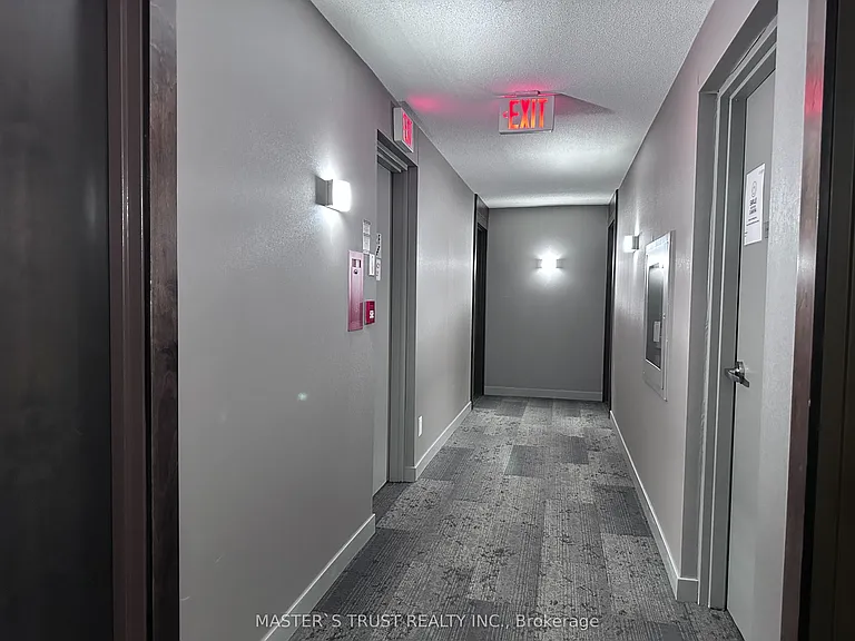 135 Village Green Sq #3722 — Photo 20