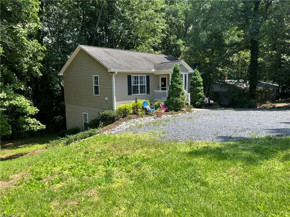 1029 Robbins St, Asheboro, NC 27203