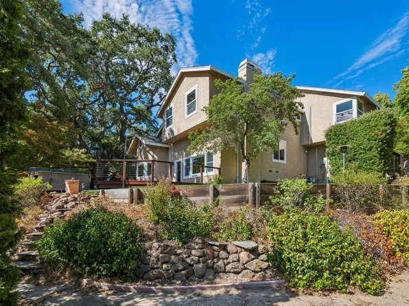 52 Woodleaf Court, Novato, CA 94945