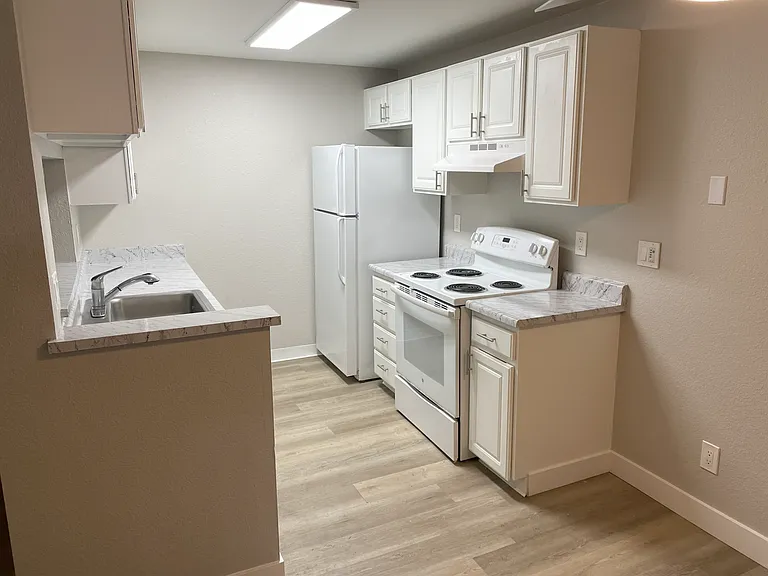 Redmond Park Apts — Photo 26