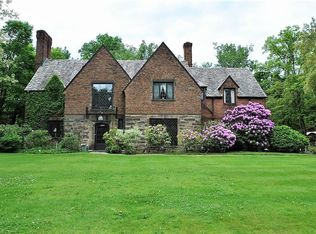 17906 Parkland Dr, Shaker Heights, OH 44122