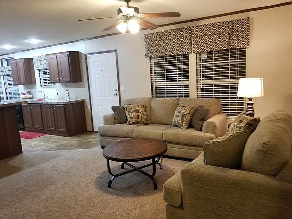 5th image of 8 Coachlight Ln