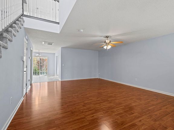 3rd image of 109 Twinflower Dr