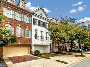 407 Oak Knoll Ter, Rockville, MD