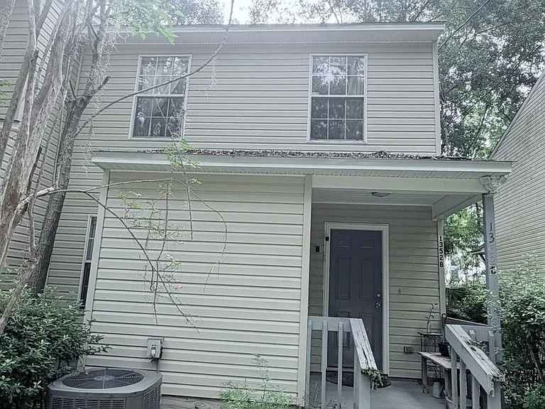 1352 Ocala Rd — Photo 1