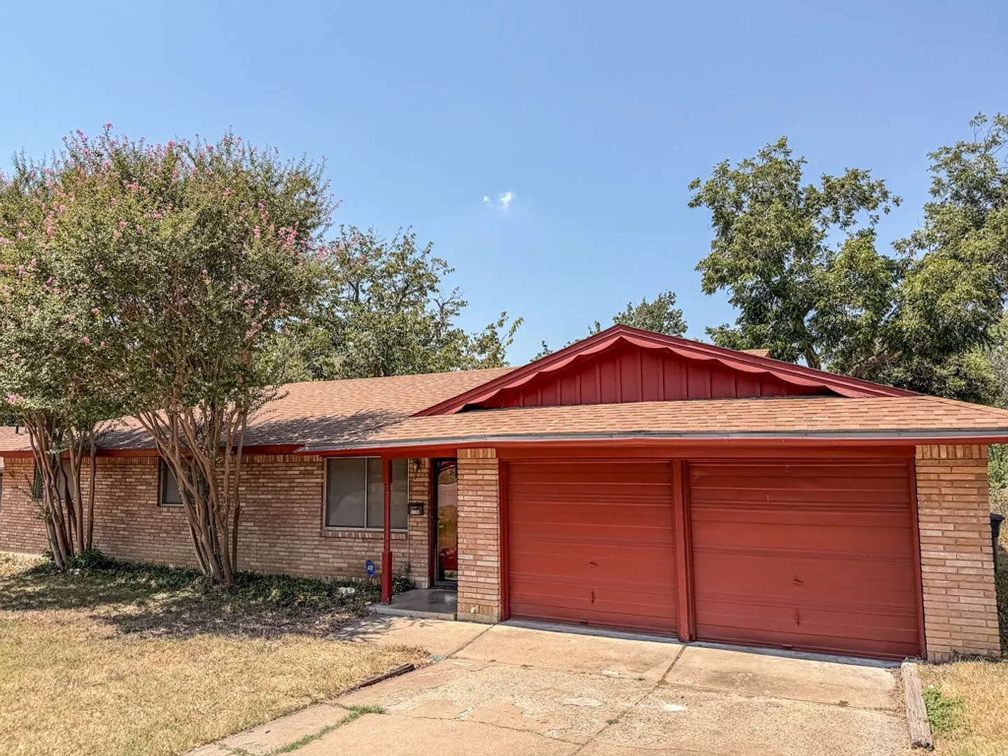 Charming 3 bedroom home! — Photo 2