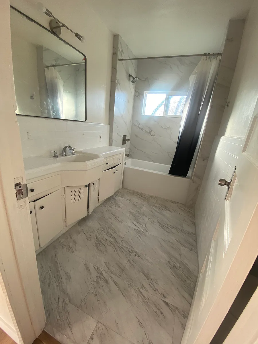 Building Photo - 8707 Baring Cross St #1/2