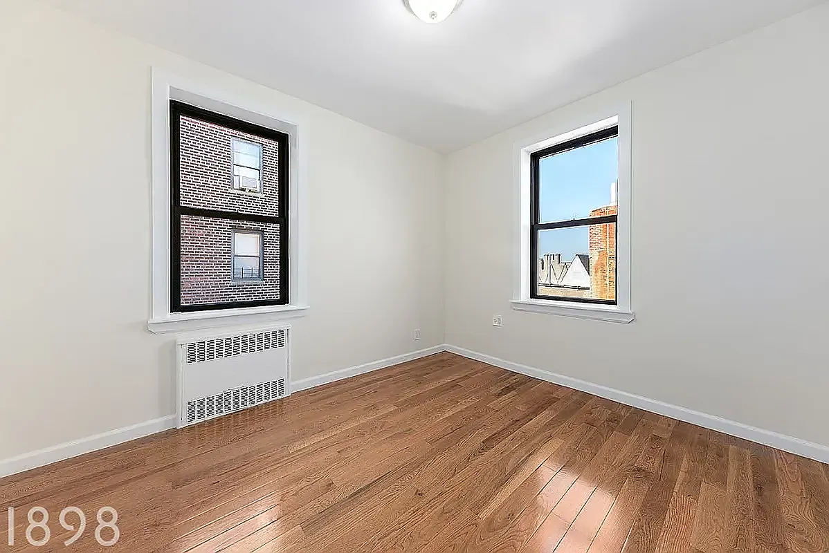 34-15 Parsons Boulevard — Photo 1