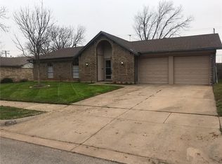 212 S Heights Dr, Crowley, TX 76036