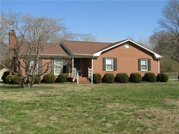 712 Chaucer Ct, Franklin, VA 23851