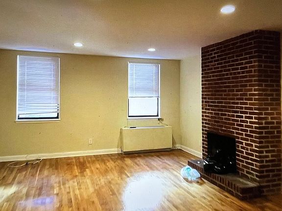 2nd image of 243 E 53rd St Front 2