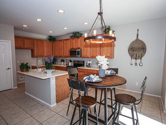 3rd image of 4374 N Sunset Cliff Dr