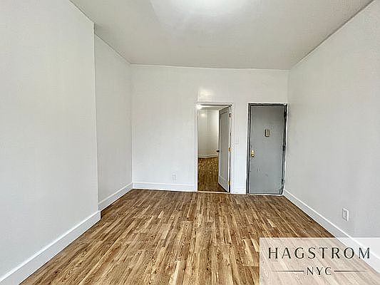 2nd image of 423 Throop Ave #3L