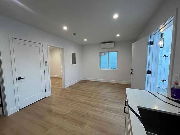 5th image of 22116 Hemmingway St #22114