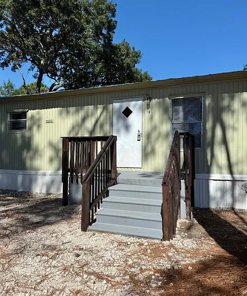 205 W Conyers Ave #6 — Photo 1