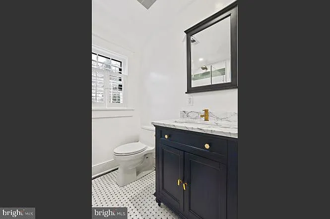 2347 S Arlington Ridge Rd — Photo 18