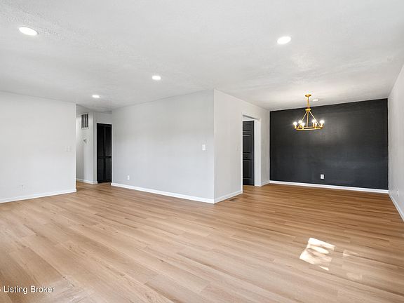 5th image of 4901 Rossmoor Dr