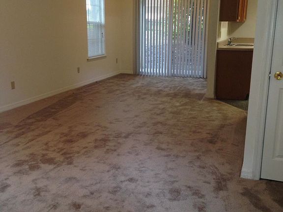 3rd image of 1539 Live Oak Dr #B