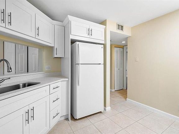 4th image of 17 Via De Casas Sur APT 103