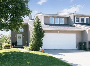 16 Gryn Ct, Iowa City, IA 52246
