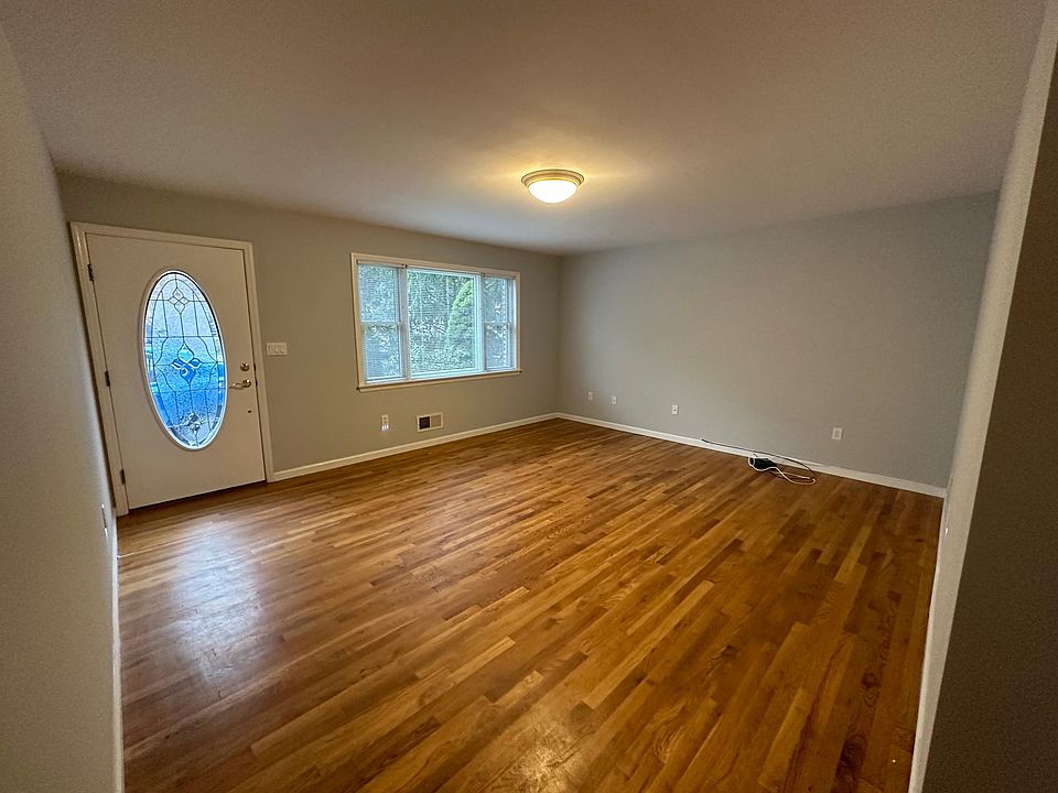 1st image of 31 Washington Ave N #1