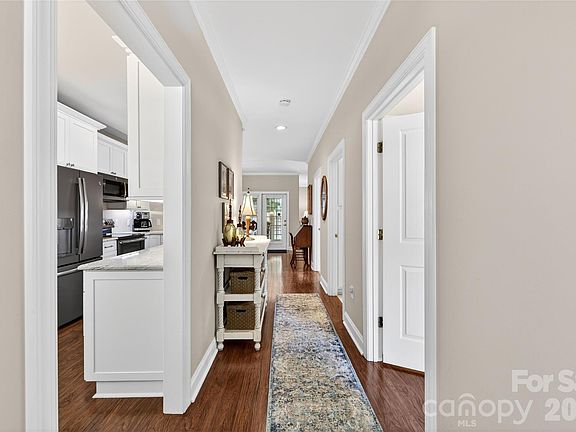 5th image of 510 Ridgely Green Dr