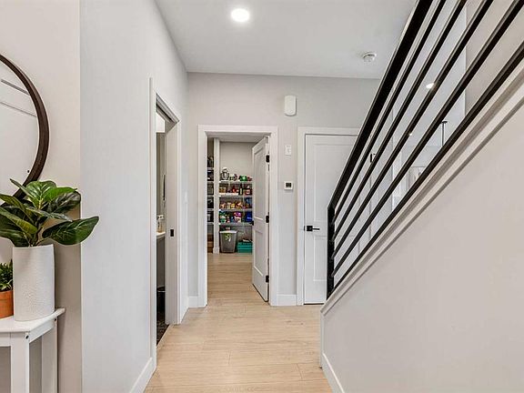 5th image of 147 Goldenrod Rd