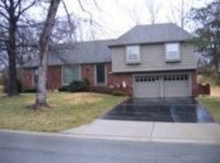 9909 Rosewood St, Overland Park, KS 66207