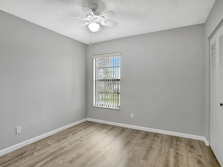9413 Boca Cove Cir — Photo 24