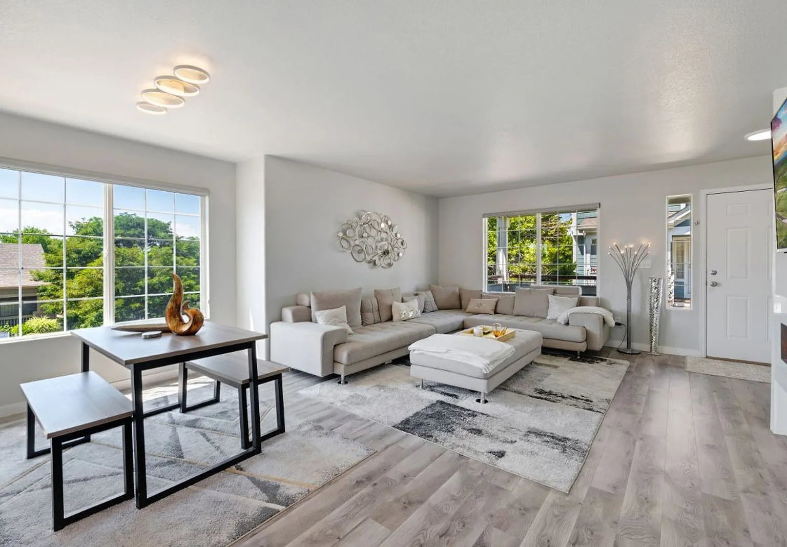 2 bed, 2.5 bath, 1433 sqft, $2,200 — Photo 4