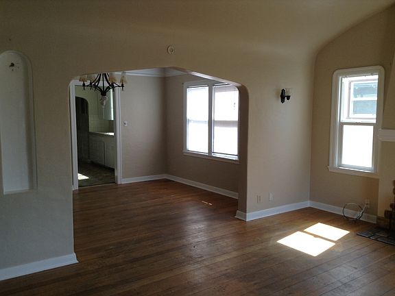 2nd image of 1418 Sacramento St