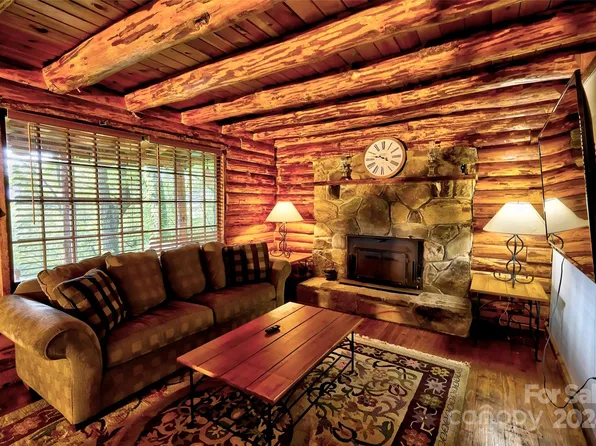312 Wilkes Rd, Bryson City, NC 28713