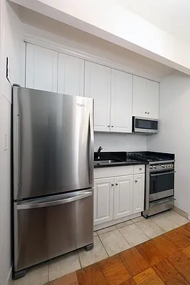 Rented by Manhattan Skyline | media 4